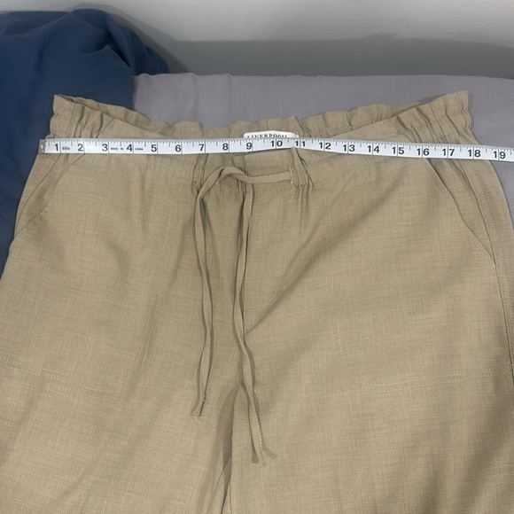 EUC Women’s ankle high slacks | wore once - Picture 4 of 7